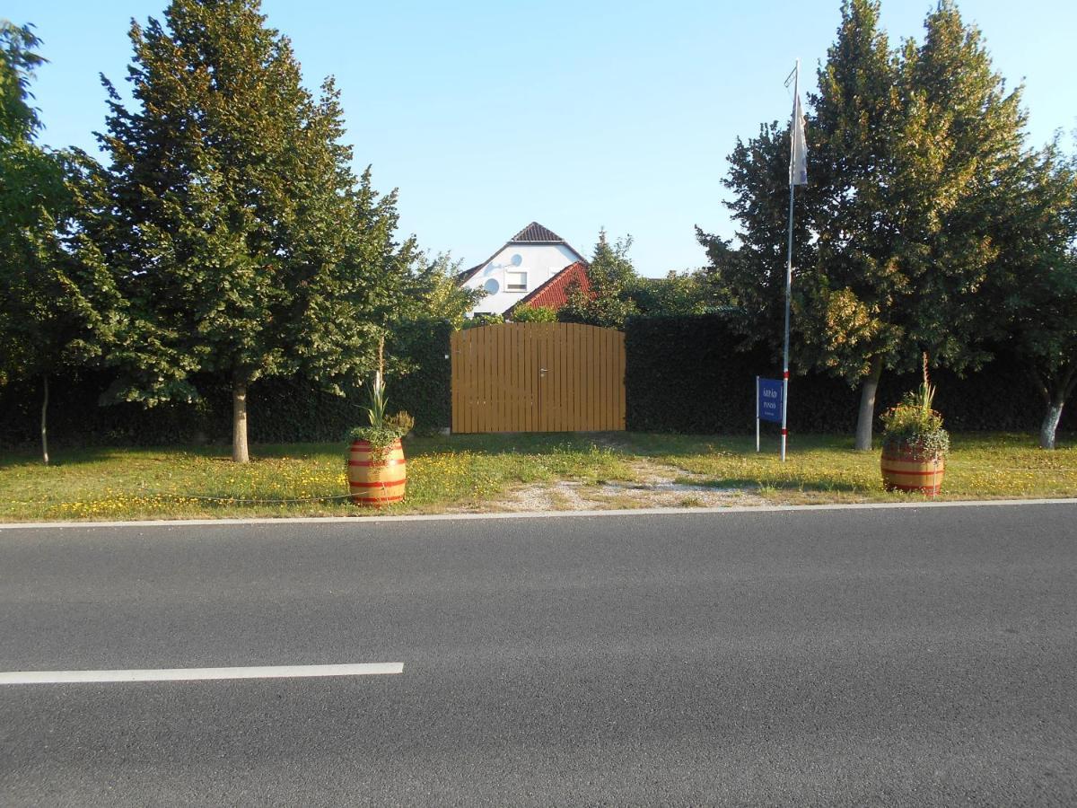 Árpád Panzió Bed and Breakfast Győr Exterior foto