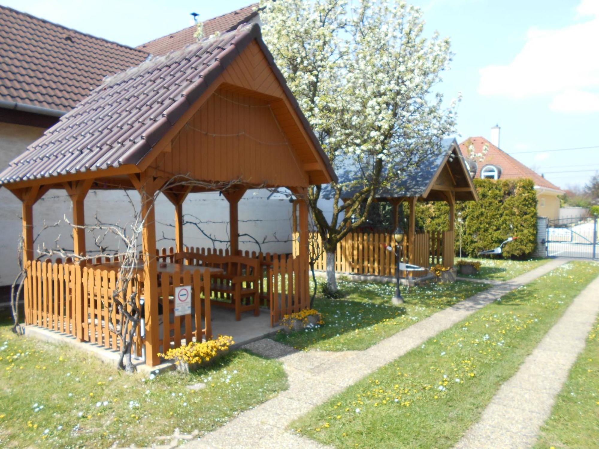 Árpád Panzió Bed and Breakfast Győr Exterior foto